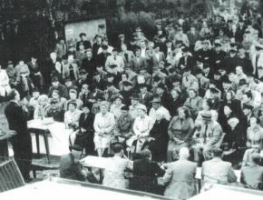 Versammlung zur Flughafenerweiterung 1954
